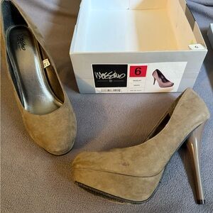 Mossimo Supply Co. Women's Taupe Faux Suede Heels